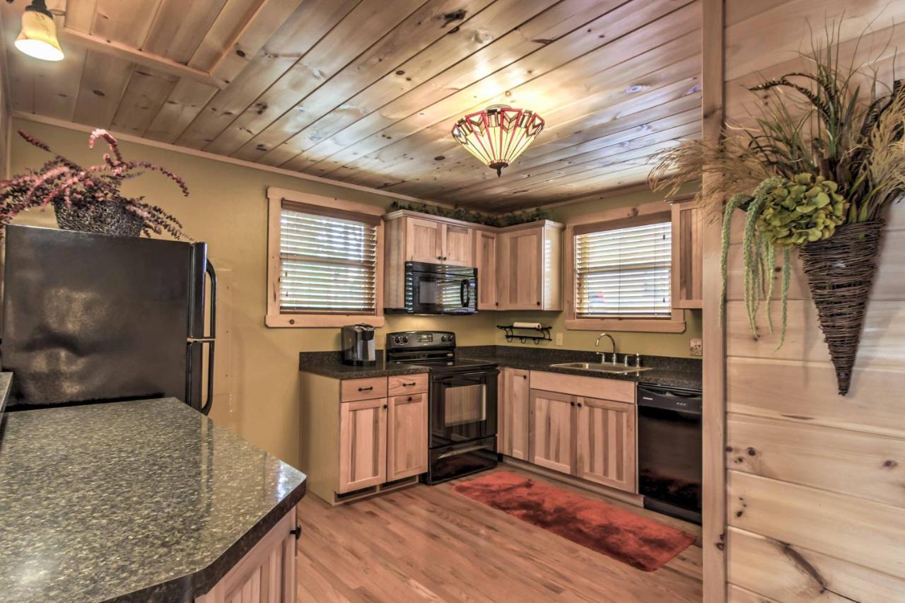 Private Sevierville Cabin With Mountain Views And Loft Esterno foto