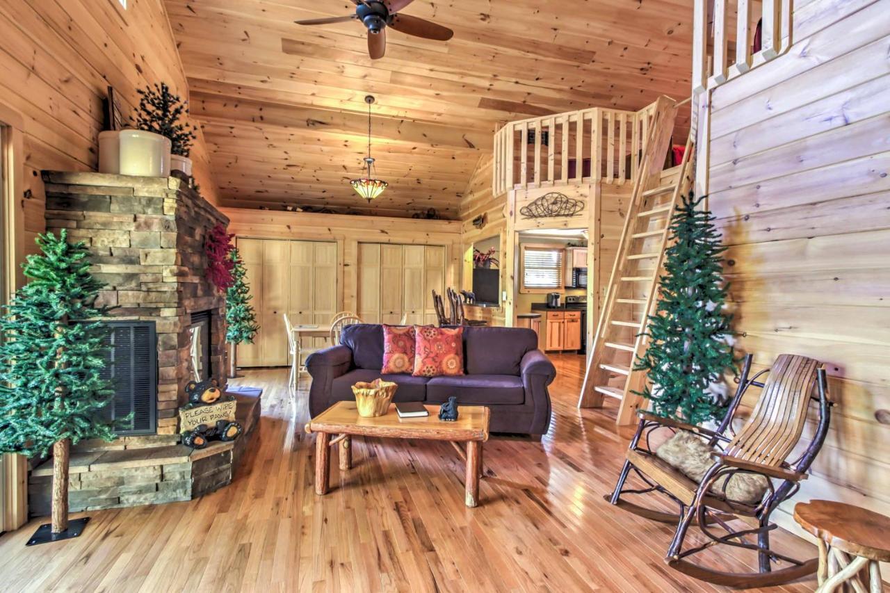 Private Sevierville Cabin With Mountain Views And Loft Esterno foto