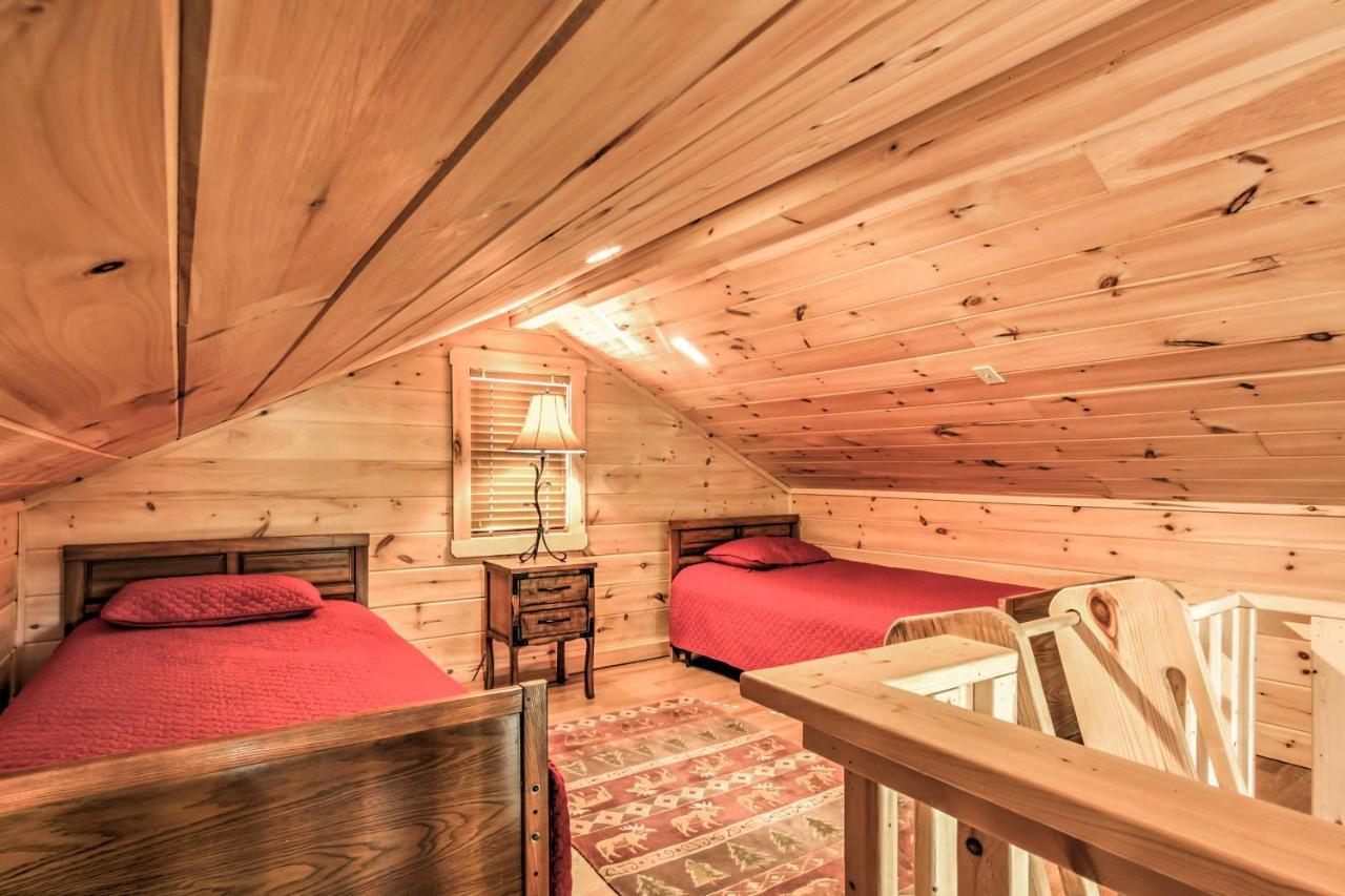 Private Sevierville Cabin With Mountain Views And Loft Esterno foto