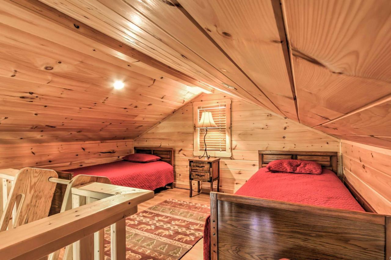 Private Sevierville Cabin With Mountain Views And Loft Esterno foto