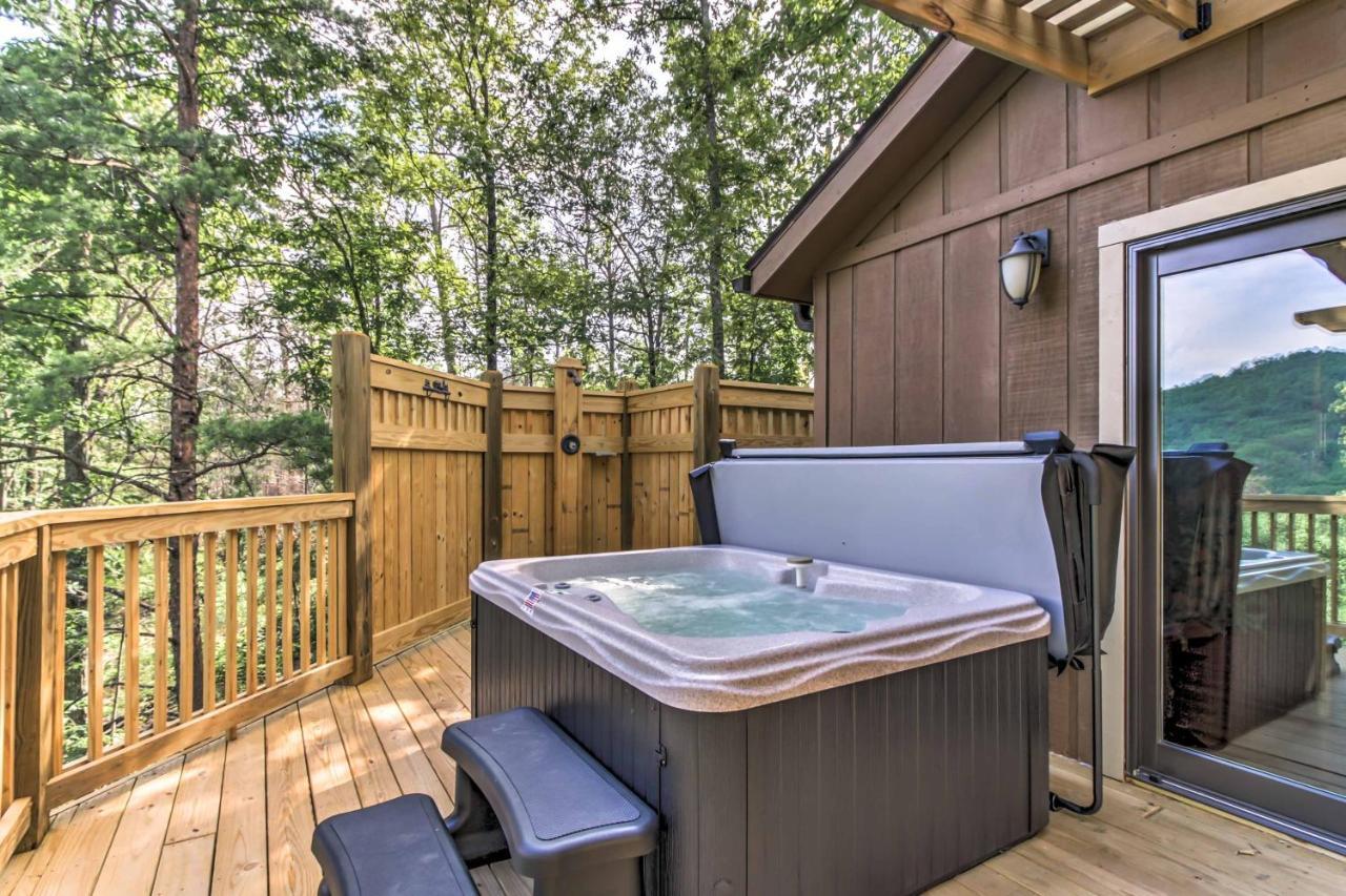 Private Sevierville Cabin With Mountain Views And Loft Esterno foto